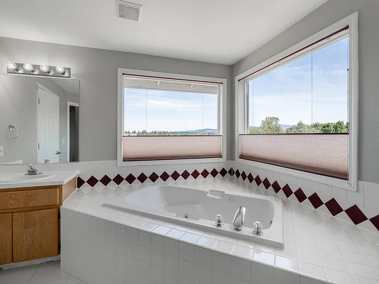 3639 NW 32nd Ave — Photo 15