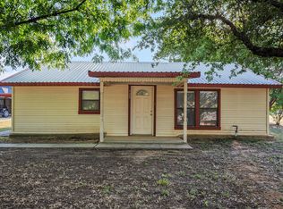 720 N Avenue A, Springtown, TX 76082