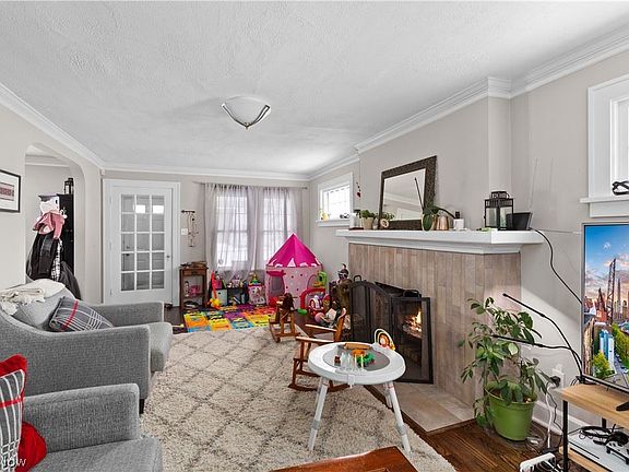 5th image of 3585 Grosvenor Rd