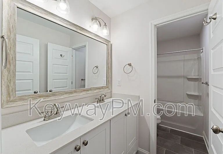 317 Sumac Trl — Photo 16