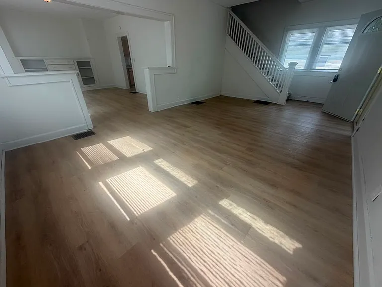 1331 W 34th St — Photo 11