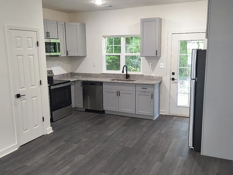 1510 Brownwood Ave #A — Photo 4