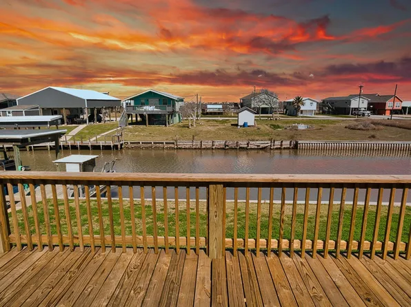 976 County Road 202, Sargent, TX 77414