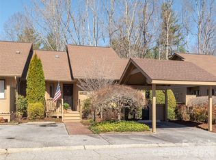 701 Red Oak Dr, Hendersonville, NC 28791