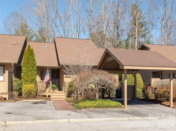 701 Red Oak Dr, Hendersonville, NC 28791