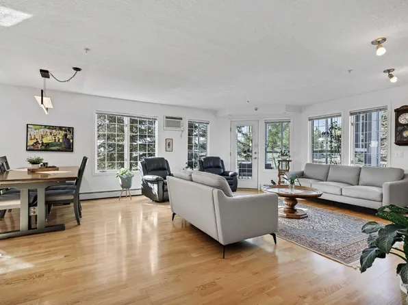 6868 Sierra Morena Blvd SW #227, Calgary, AB T3H 3R6