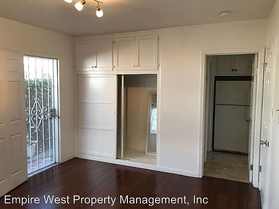 5th image of 11571 Hamlin St
