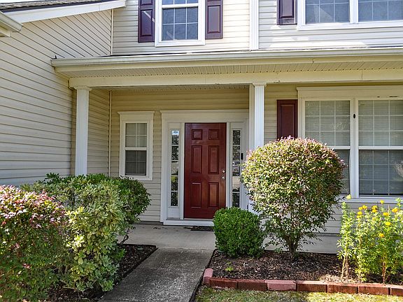 4th image of 168 Zinnia Dr.