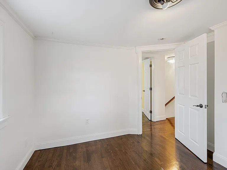 9 Glen Ave #A — Photo 15