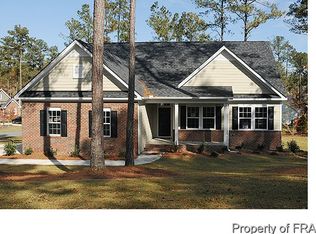 49 Spring Pond Ln, Spring Lake, NC 28390