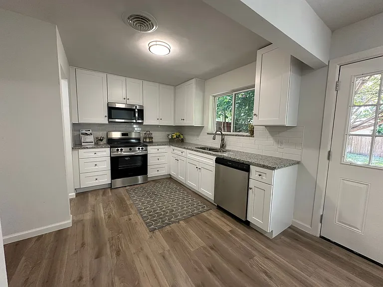509 Dover Dr — Photo 11