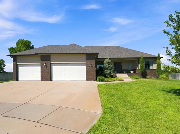 3315 S Bluelake Ct, Wichita, KS 67215
