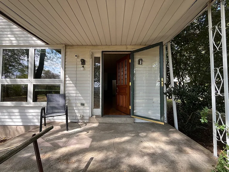 1816 Buena Vista St #1 — Photo 36
