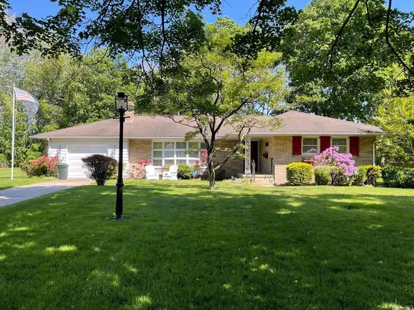 2 Cedar Ln, Pemberton, NJ 08068