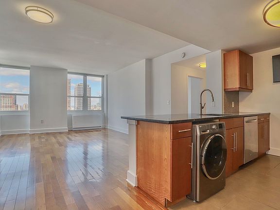 4th image of 88 Morgan St APT 2209