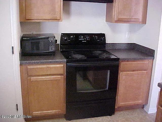 3 bed, 2.0 bath, 1508 sqft, $1,395 — Photo 3