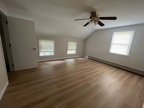 4th image of 14 Matthew Dr #1