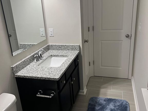 5th image of 2033 Darby View Ln