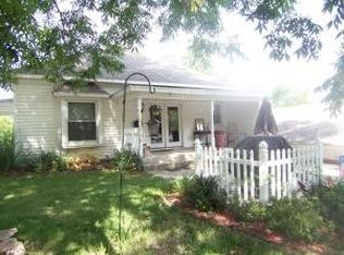 402 W 3rd St, Stanberry, MO 64489