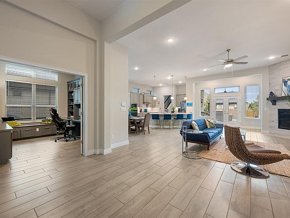 4th image of 2501 Costera St