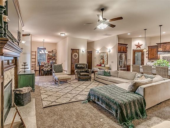 4th image of 1895 Silver Crossings Cir