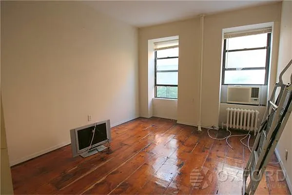 Rented by Oxford Property Group | media 9