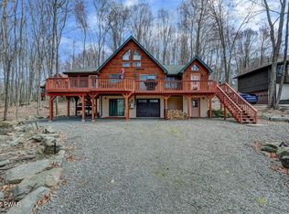 98 Roamingwood Rd, Lake Ariel, PA 18436