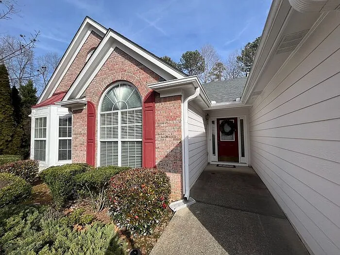 1410 Highland Farm Dr — Photo 2