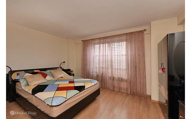 Sold by Douglas Elliman | media 2