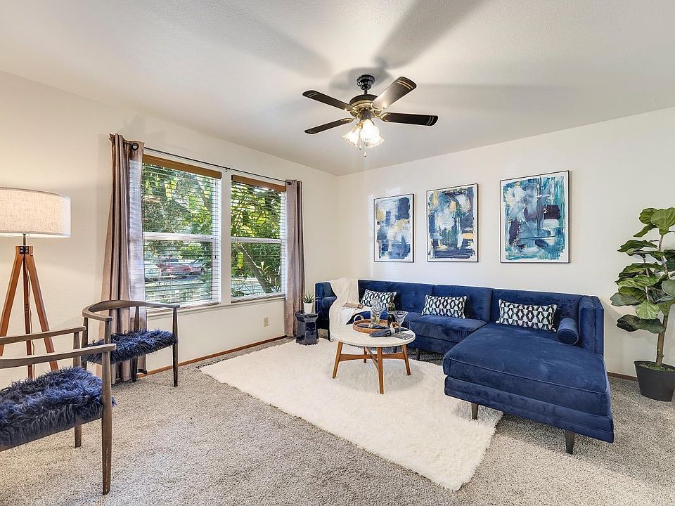 1st image of 821 Twin Oaks Lane