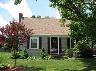 207 W Shore Rd, Warwick, RI 02889