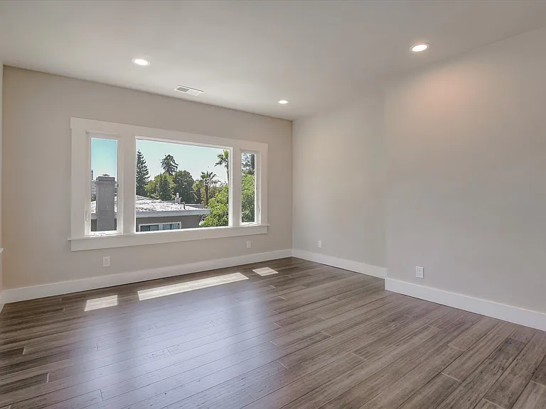 399 Jayne Ave — Photo 14