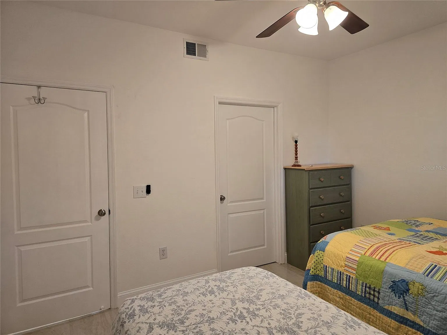 3 bed, 2.0 bath, 1280 sqft, $2,300 — Photo 3