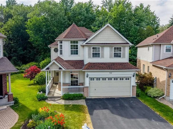 712 Brookmill Pl, Waterloo, ON N2V 2P1