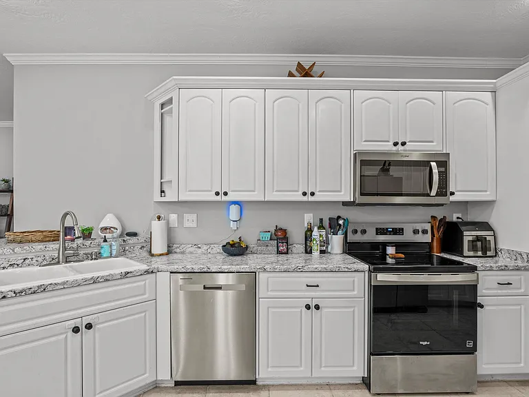 726 Bonnie Oaks Ln — Photo 22