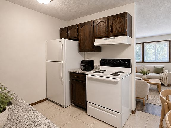 5th image of 615 Bean St #4
