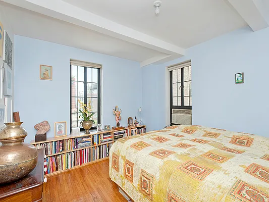 Sold by Sotheby's International Realty | media 32