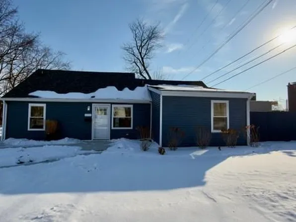 5634 Arcola St, Garden City, MI 48135