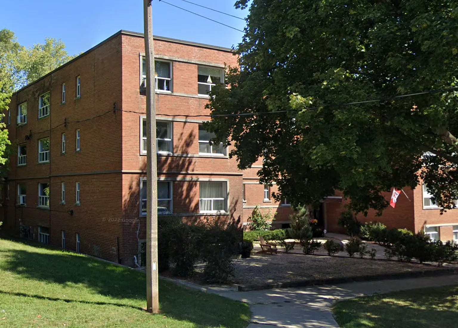 Helens Court Apartments - 317 — Photo 3