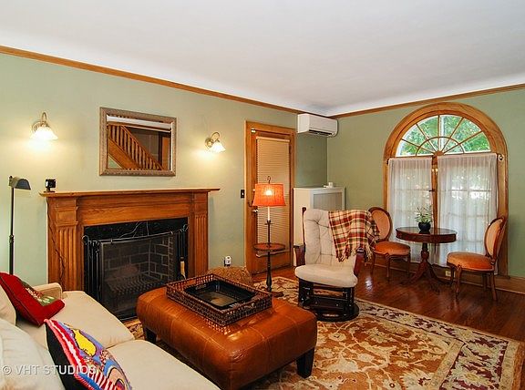 3rd image of 930 Linden Ave