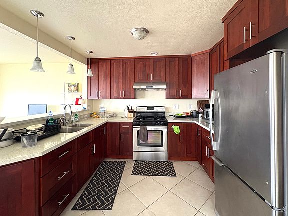 4th image of 1490 20th Ave #C