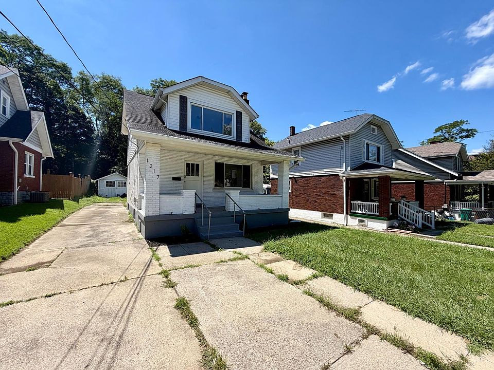 1st image of 1217 Groesbeck Rd