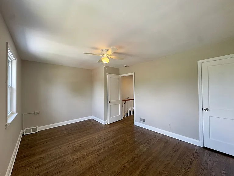 433 Oakwood Rd — Photo 15