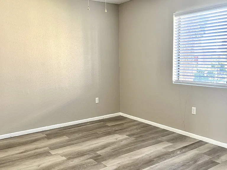 La Estancia Apartments — Photo 48