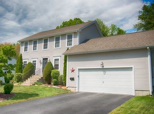 15 Brookside Dr, East Greenwich, RI 02818