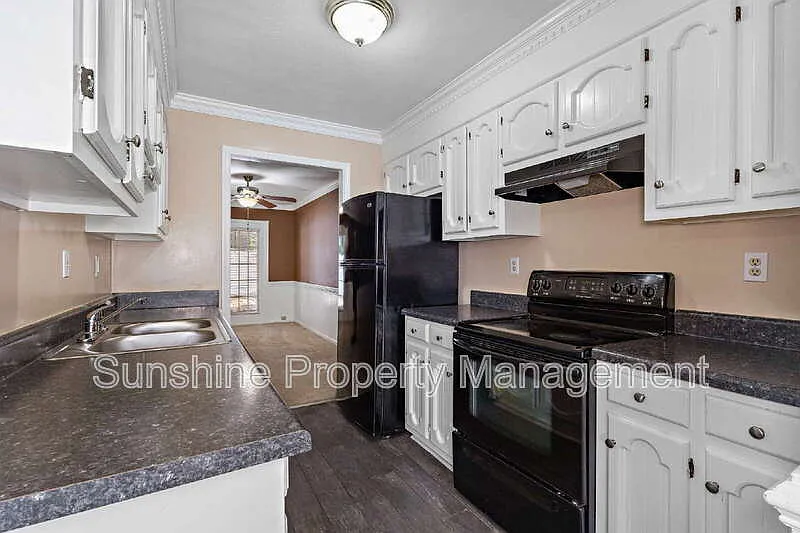2 bed, 2.5 bath, 1300 sqft, $1,600 — Photo 3