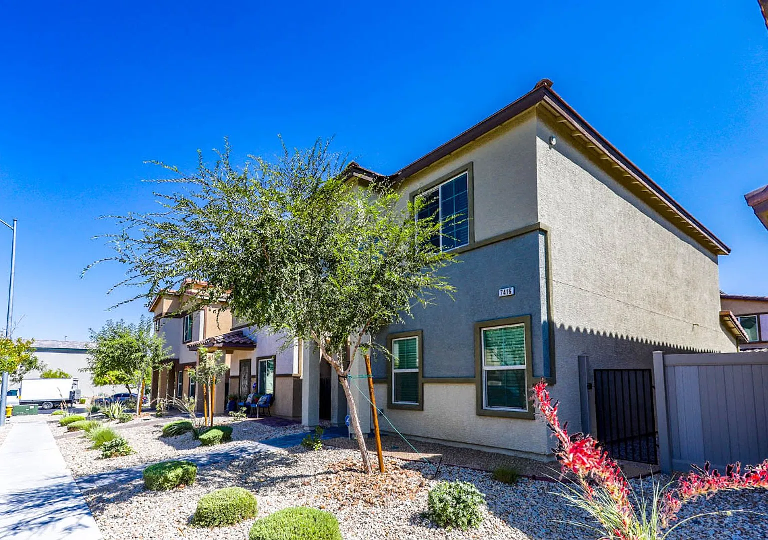 Beautiful 3 Bed Room Home Convenient To Nellis AFB — Photo 1