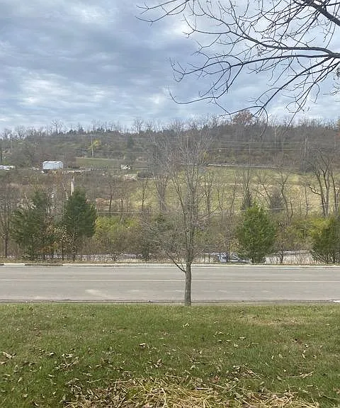 490 Lakeview Dr — Photo 28
