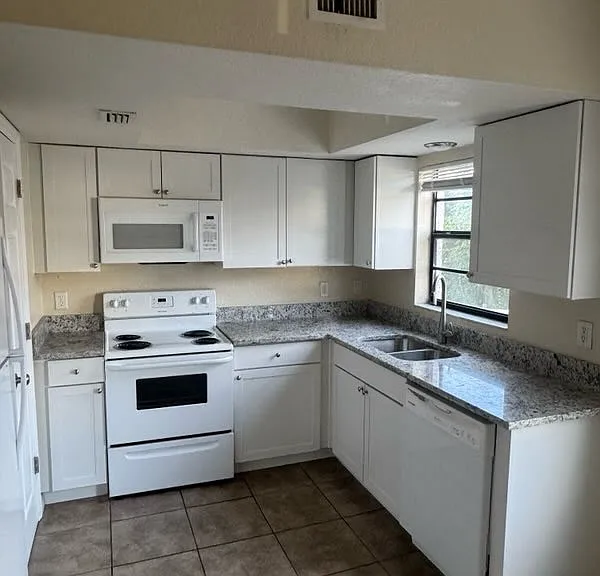 220 Meyer Ct #220 — Photo 12