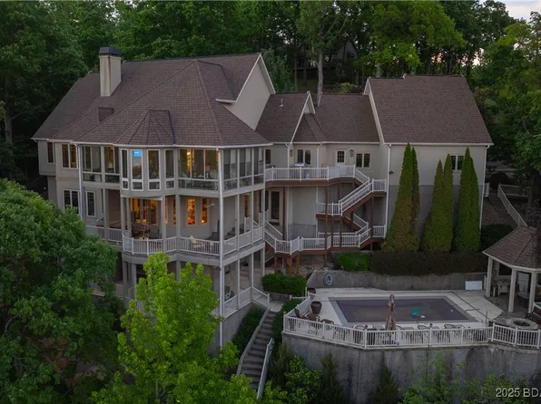 406 N Point Dr, Camdenton, MO 65020